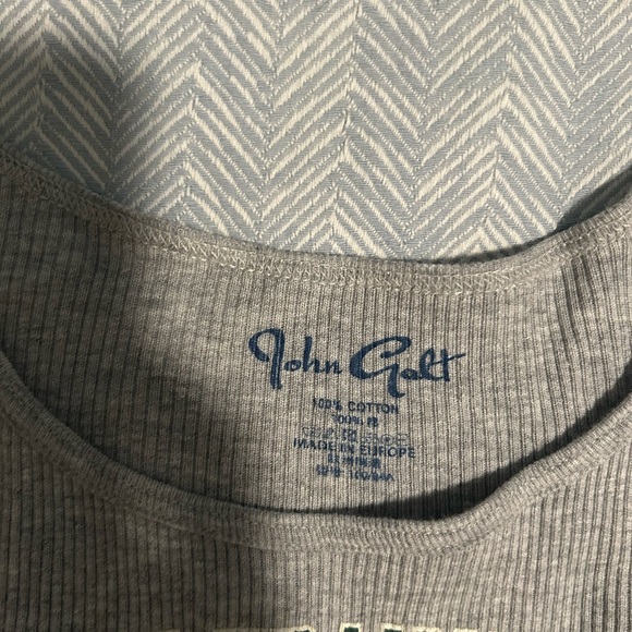 BRANDY MELVILLE - NEVER WORN Graphic Cropped Tank - Picture 2 of 4